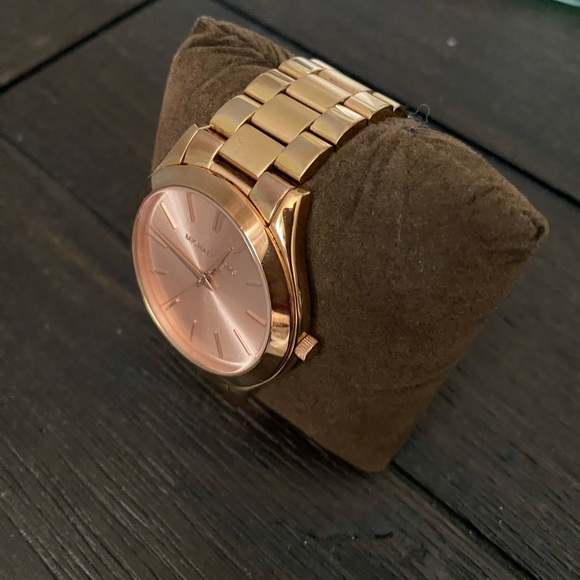 Rose gold Michael Kors watch - Picture 4 of 9